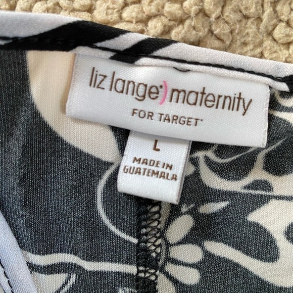 Liz Lange Maternity V-Neck Paisley Print Short Sleeves with Ties Top Size: Large - Picture 9 of 10